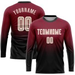 Benutzerdefinierte lange Fußballuniform Creme-Schwarz Fade Crimson Sublimation Ärmel Mode Jersey Benutzerdefinierte lange Fußballuniform Creme-Schwarz Fade Crimson Sublimation Ärmel Mode Jersey